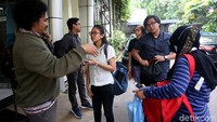 Setidaknya, tim advokasi ini membawa dua orang yang mengaku korban saat melaporkan ke Komnas HAM.
