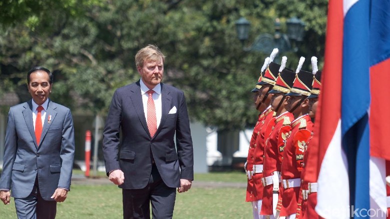 Potret Cucu Jokowi di Acara Penyambutan Raja Belanda Cucu Jokowi, Sedah Mirah Nasution ikut menyambut Raja Willem dan Ratu Máxima di Istana Bogor.