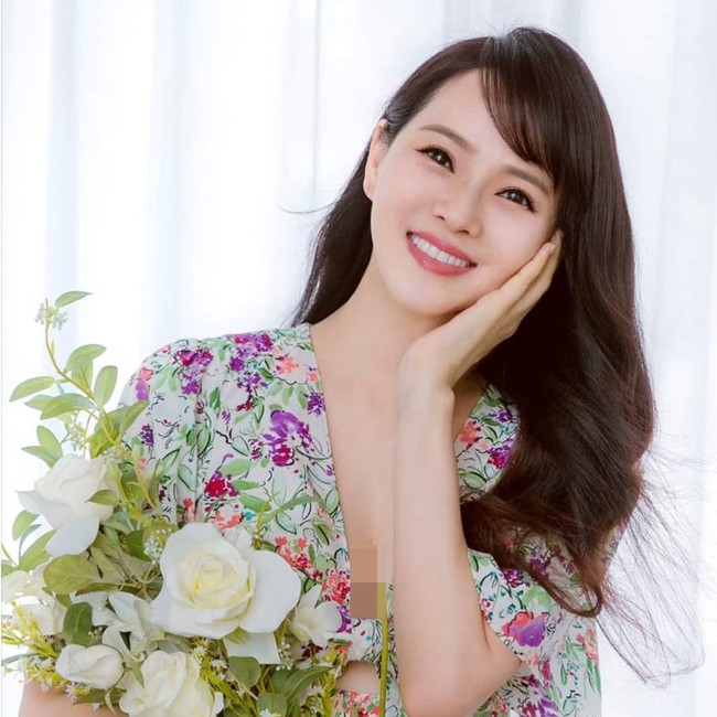 Seperti dilansir AsiaOne, ada netizen yang mempermalukannya dan menyebut sang penyanyi tua. Kamu tua, jangan mencoba bersikap seperti anak muda, komentar netizen. Foto: Instagam @annieyi0304