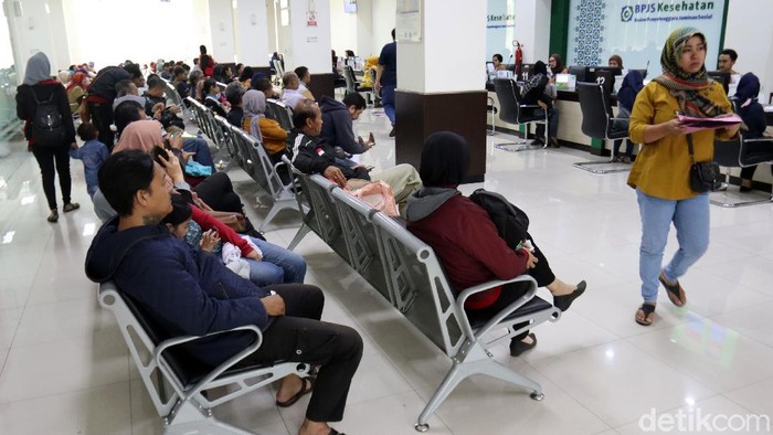 Mahkamah Agung (MA) membatalkan kenaikan iuran BPJS Kesehatan. Keputusan pembatalan kenaikan iuran tersebut menuai beragam respon dari masyarakat.