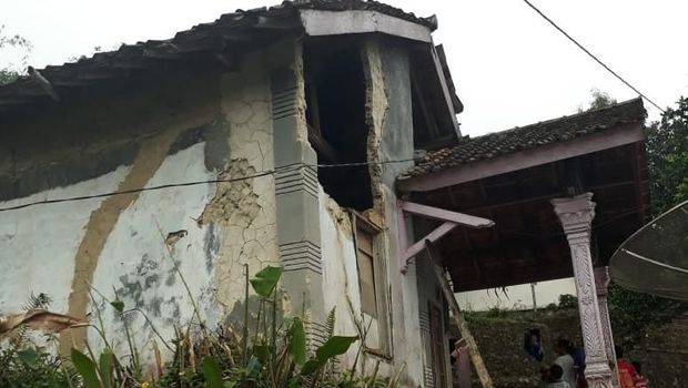 Gempa M 4,9 Sukabumi, Rumah-rumah di Kalapanunggal Rusak Parah