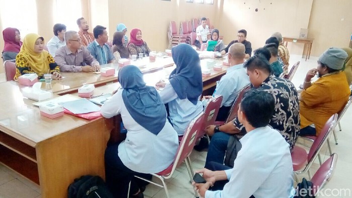 Suasana proses diversi penyiksaan siswi SMP di Kejari Purworejo, Selasa (10/3/2020)