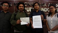 Tim Advokasi untuk Demokrasi melaporkan adanya dugaan pelanggaran HAM pada penanganan demo September 2019 ke Komnas HAM, Jakarta, Selasa (10/3/2020).