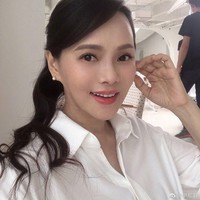 Annie Yi pun menegur netizen tersebut dengan pesan menohok dan menuduh jika netizen tersebut tidak diajarkan sopan santun dengan baik. Foto: Instagam @annieyi0304