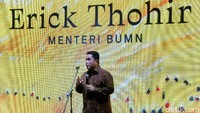 Sebanyak 44 lukisan lanskap karya Srihadi kini dipamerkan di pameran tunggal Man x Universe yang dibuka Rabu (11/3) malam di Gedung A, Galeri Nasional Indonesia (GNI) oleh Menteri BUMN Erick Thohir.