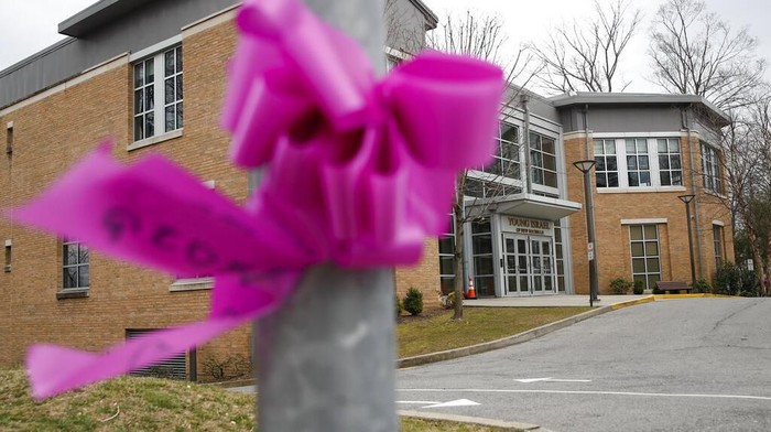 Kawasan New York, AS, turut terdampak virus corona. Beragam aktivitas perkantoran hingga sekolah ditutup sementara guna cegah penyebaran COVID-19.