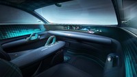 Hyundai mengklaim, penggunaan joystick membuat pengemudi lebih memiliki kebebasan daya pandang. Kokpit mobil ini memang jadi punya kesan lega dengan ketiadaan roda kemudi di dalamnya (Hyundai)