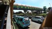 JPO Pasar Minggu telah resmi dibuka kembali pada akhir tahun lalu. Sebelumnya, JPO tersebut ambruk pada pada 24 September 2016.