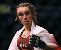 Pertandingan Brutal, Kepala Petarung UFC Wanita Ini Sampai 'Penyok' 