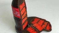 Terakhir sebotol minuman bersoda dengan cangkir di sampingnya berhasil membuat kreasi kue Ben satu ini menipu semua orang yang melihatnya. Foto: The Bake King