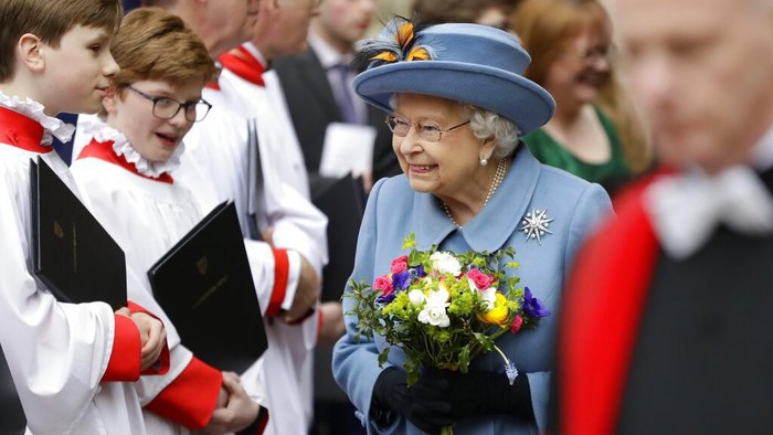 Britains Queen Elizabeth II leaves after attending the annual Commonwealth Day service at Westminster Abbey in London, Monday, March 9, 2020. The annual service, organised by the Royal Commonwealth Society, is the largest annual inter-faith gathering in the United Kingdom. (AP Photo/Kirsty Wigglesworth)