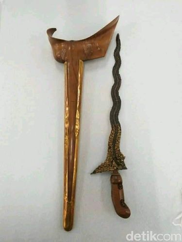Penampakan Detail Keris Diponegoro Jepretan Empu Totok di Belanda