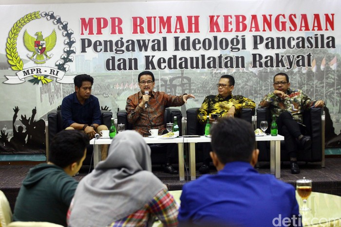 Bamsoet Jelaskan MPR sebagai Rumah Kebangsaan Ketua MPR Bambang Soesatyo mengatakan bahwa MPR sebagai Rumah Kebangsaan karena pengawal Ideolodi Pancasila dan Kedaulatan Rakyat