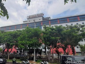 Menunggu 2 Hari, Pasien COVID-19 di RS Unair Juga Belum Dapat Ruangan