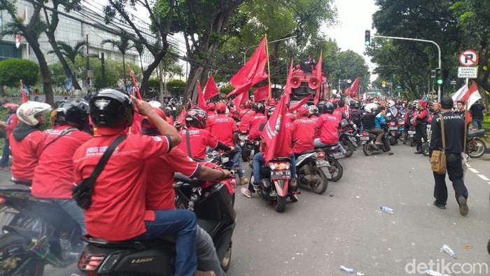 Demo buruh di DPRD DKI bubar.