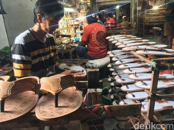 industri sandal di mojokerto lesu karena corona