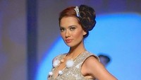 Ini adalah penampilan Catherine Wilson saat masih aktif di dunia modelling. Dok. Instagram