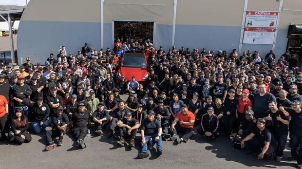 Tesla resmi produksi 1 juta unit