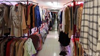 Tidak hanya China, pedagang mendatangkan pakaian impor dari negara lain seperti Jepang, Korea, dan India.
