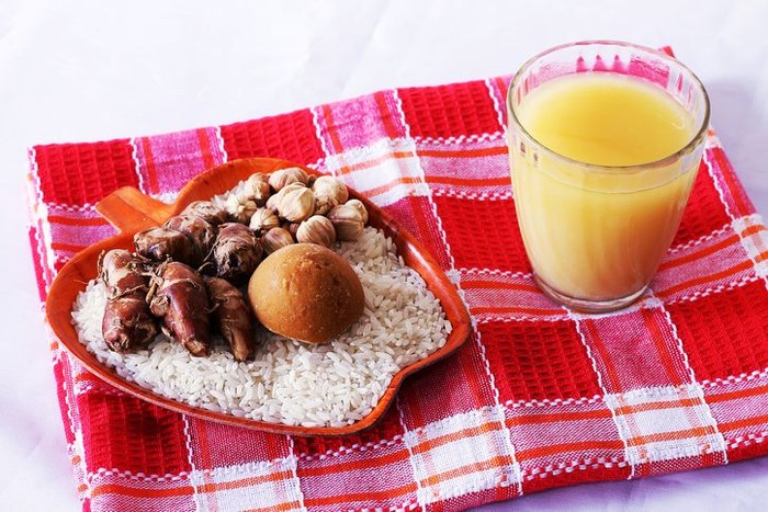 Kencur Rice is one of the traditional beverages Indonesia (Java). This drink is also classified as an herb because it has many benefits and is very popular in Indonesia with a fresh sweet taste and can be used as a daily beverage.