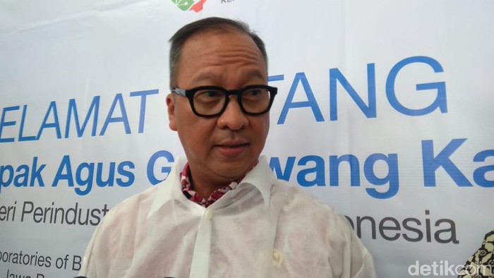Menteri Perindustrian Agus Gumiwang Kartasasmita