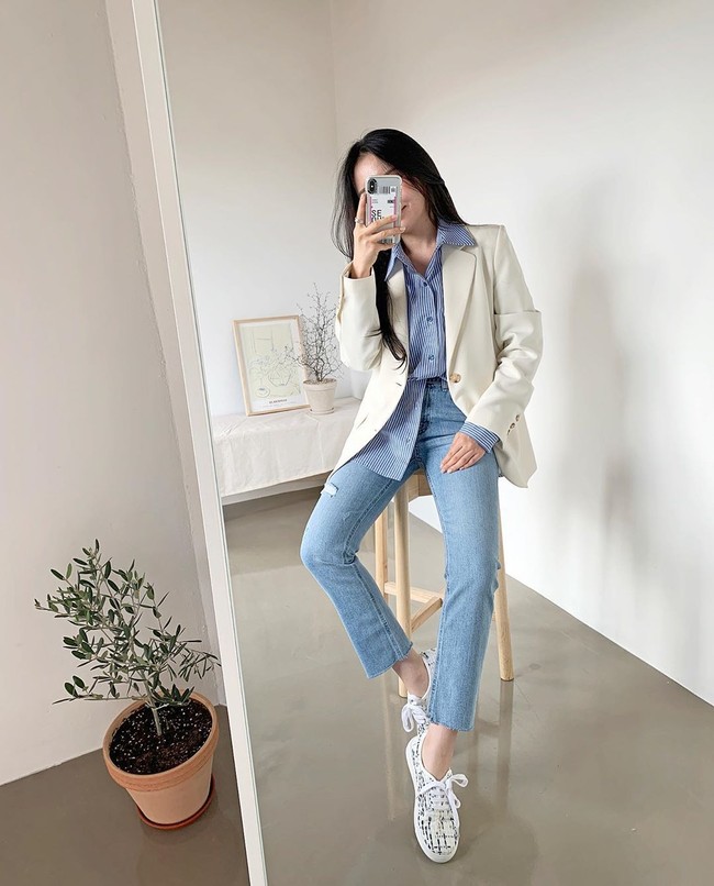 Sebenarnya Jung Jiwoo yang memiliki nama asli Jung Dawon itu sudah berbisnis fashion. Selama ini Jiwoo merupakan CEO sekaligus model dari sebuah online shopping mall. Namun untuk proyek kali ini akan dipasarkan secara global. Foto: Instagram @mejiwoo103