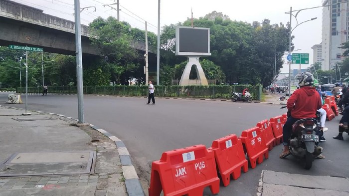 Demo di Jalan Medan Merdeka Selatan