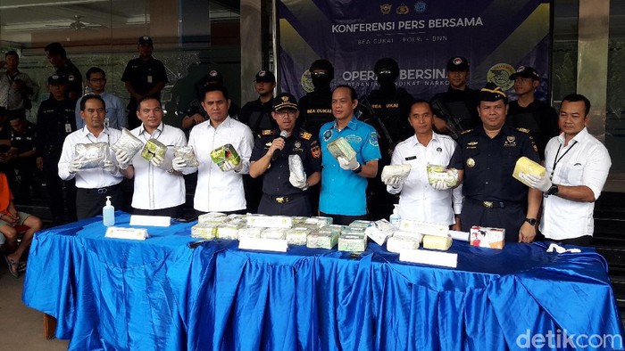 Bea Cukai Amankan 23 Ribu Butir Ekstasi Hingga Baju Bekas Impor Ilegal.