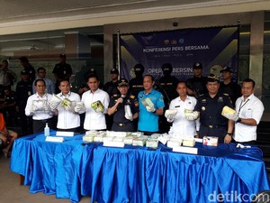 Bea Cukai Amankan 23 Ribu Butir Ekstasi-Baju Bekas Ilegal Senilai Rp 2,6 M