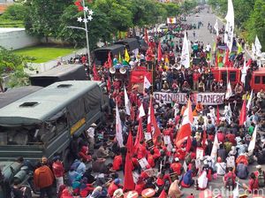 Buruh Janji Nggak Demo, Tapi....