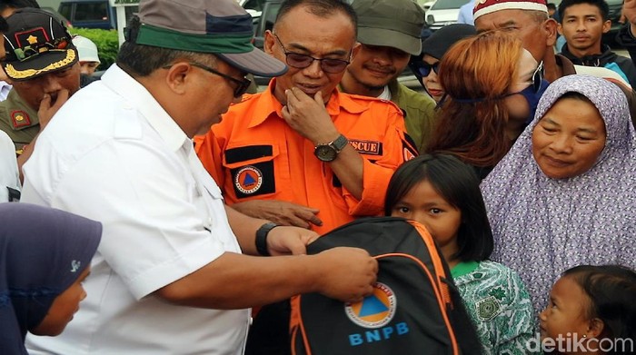 Bupati Sukabumi kunjungi lokasi gempa