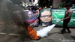 Aksi Bakar Ban Warnai Demo Kasus Sarang Burung Walet Novel Baswedan