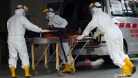 TKI yang mengalami demam, pilek dan sesak napas dibawa ke RSUD Suradadi menggunakan ambulans Satgas Mobile COVID-19.