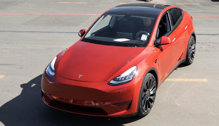 Tesla produksi 1 juta unit