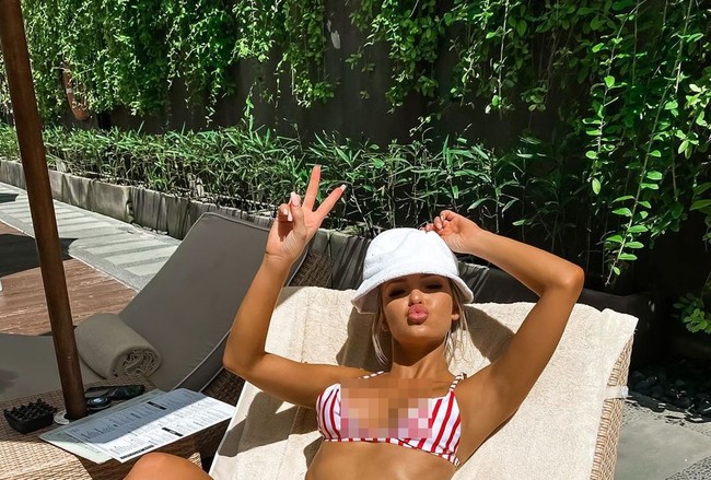 Berada di Bali, Tahlia sempat memuji tentang kesiapan tempat-tempat di Bali terkait mencegah virus Corona. Dalam Instagram Story-nya, Tahlia memperlihatkan saat ia diperiksa suhu tubuhnya dengan mesin thermal scanner.  Foto: dok. Instagram