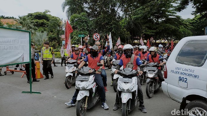 demo tolak omnibus law