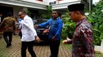 Lambaian Tangan Zulhas Saat Berkunjung ke Kediaman Prabowo