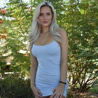 Pada sebuah acara, Paige pun terkejut ketika ada seorang penggemar yang menginginkan tanda tangannya, namun mengeluarkan salinan foto tanpa busananya yang diperbesar. Foto: Instagram