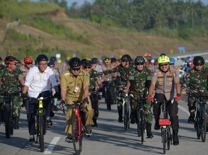 Bersepeda, Kakorlantas Survei Tol Manado-Bitung untuk Mudik Lebaran 2020