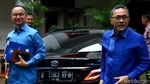 Lambaian Tangan Zulhas Saat Berkunjung ke Kediaman Prabowo