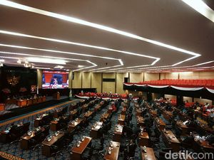 Raperda DKI Atur Denda bagi Pengambil Paksa Jenazah Positif-Suspek Corona