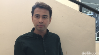 Sudah bukan rahasia lagi kalau Raffi Ahmad fobia dengan buah rambutan. Foto: Raffi Ahmad. Hanif/detikHOT