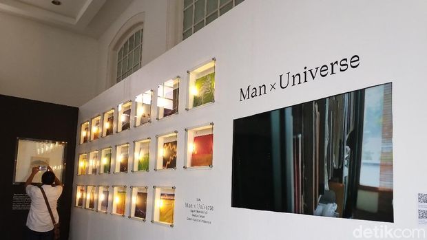 44 Lukisan Maestro Srihadi Soedarsono Mejeng di Pameran 'Man x Universe'  