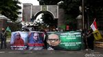 Aksi Bakar Ban Warnai Demo Kasus Sarang Burung Walet Novel Baswedan