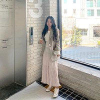 Jung Jiwoo atau yang lebih dikenal sebagai Mejiwoo di Instagram memang tak benar-benar berkecimpung di industri hiburan seperti sang adik. Tapi Jiwoo juga jadi pusat atensi di media sosial. Foto: Instagram @mejiwoo103