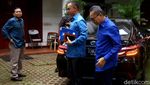 Lambaian Tangan Zulhas Saat Berkunjung ke Kediaman Prabowo