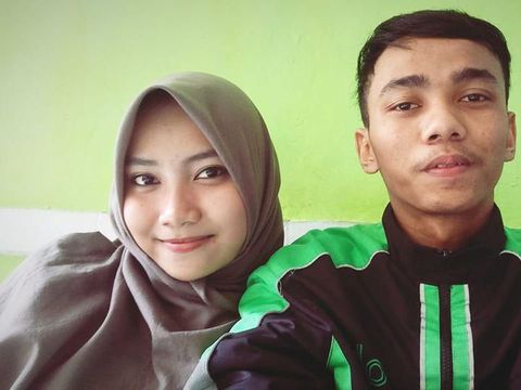 Driver ojol Aziis Satria dan istrinya, Zynnda