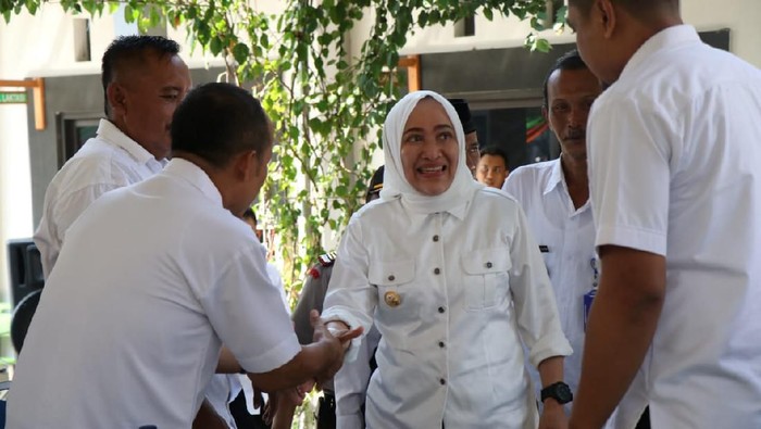 Bupati Bojonegoro Anna Muawanah
