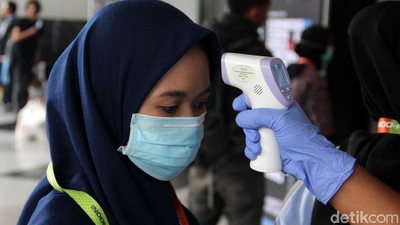 Pengunjung Indofest 2020 Jalani Pemeriksaan Suhu Tubuh