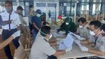 Momen ABK-Penumpang Dicek Kesehatan Sebelum Kapal Pesiar Australia Sandar